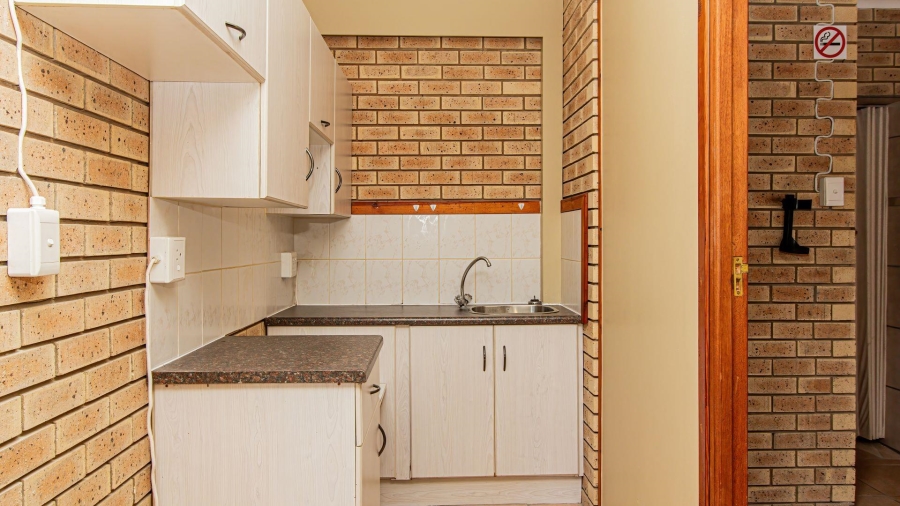 5 Bedroom Property for Sale in Hersham Western Cape